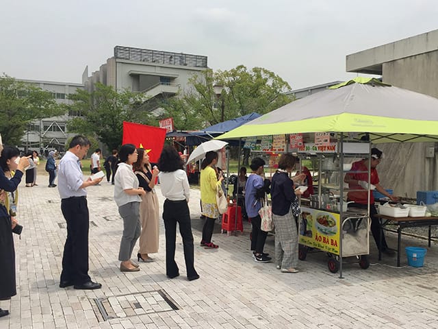 店前の行列